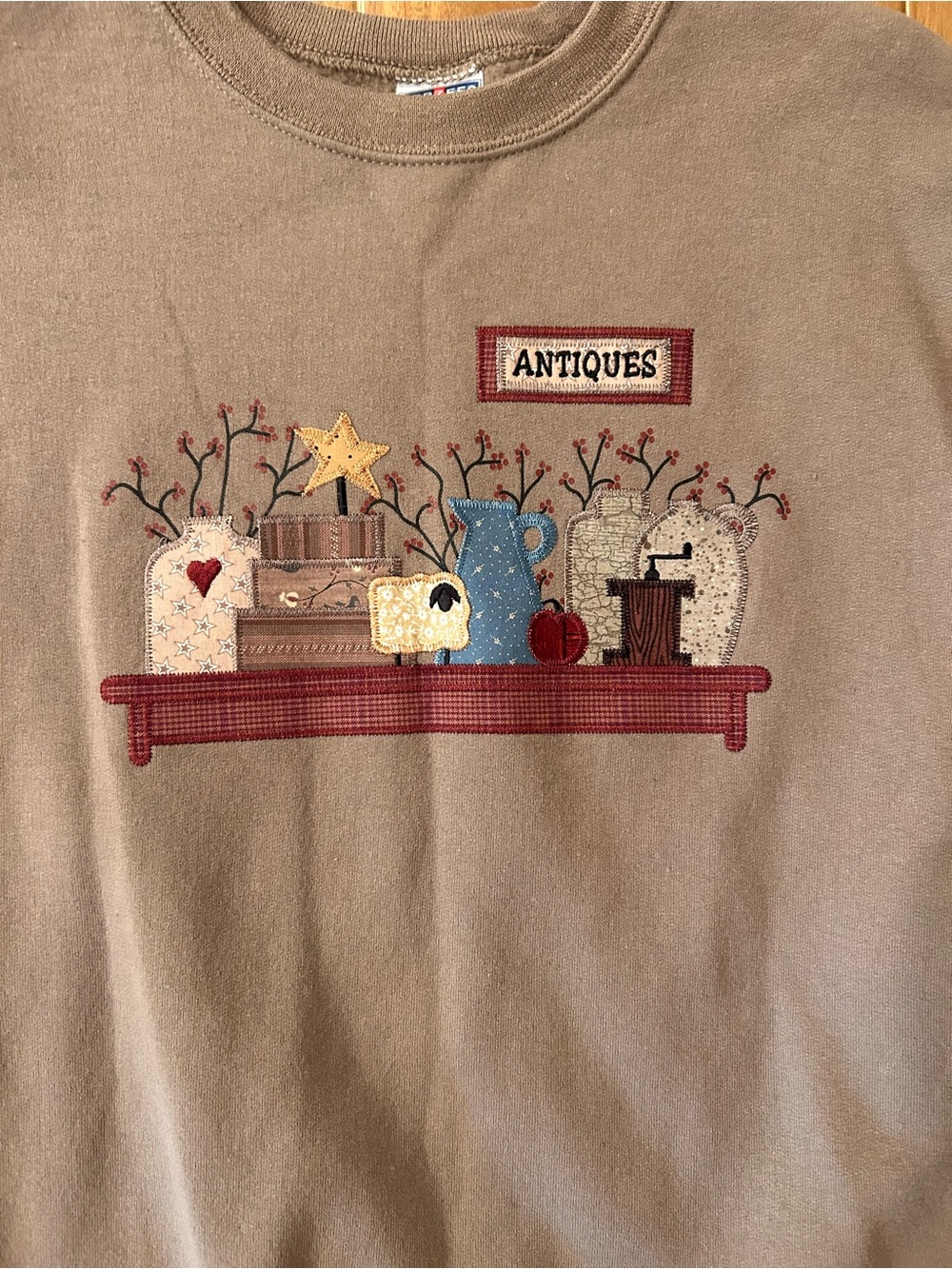 Crewneck sweatshirt. JERZEEES. Medium. - Picture 2 of 6